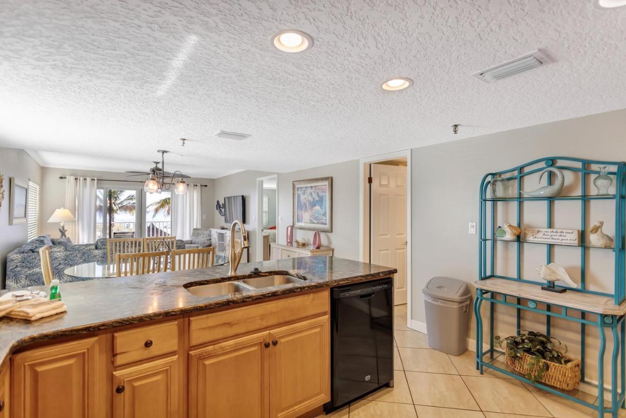 106 Beach Place Condos St. Pete Beach Exterior foto
