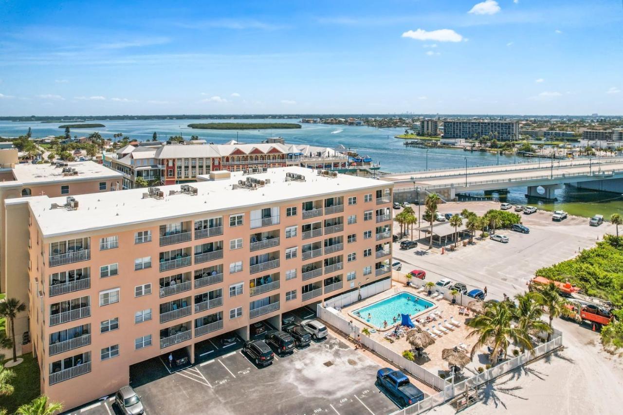 106 Beach Place Condos St. Pete Beach Exterior foto